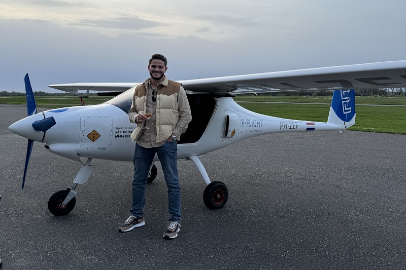 E-Deck - E-Flight - Investor AGC slide 1aa
